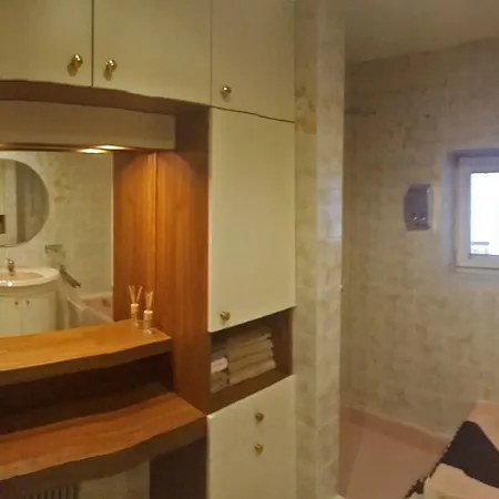 Almstein Apartmán *